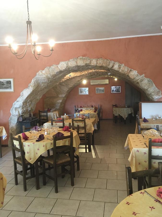 Auberge De Rustreou Rustrel Dış mekan fotoğraf